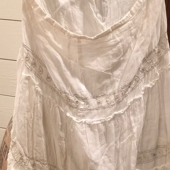 Long White flowy skirt - Picture 2 of 3